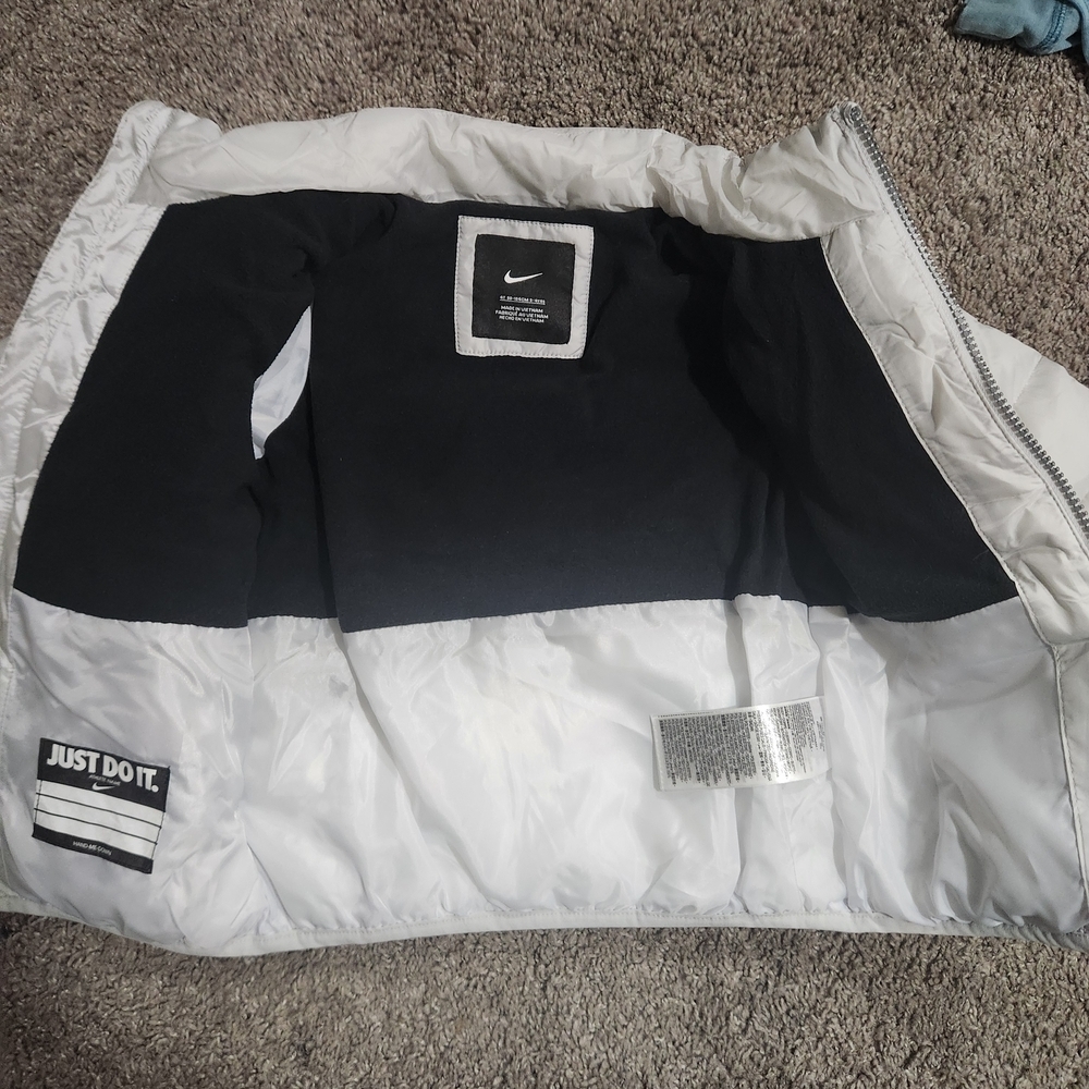 Nike Kids White Puffer Jacket - Picture 3 of 6